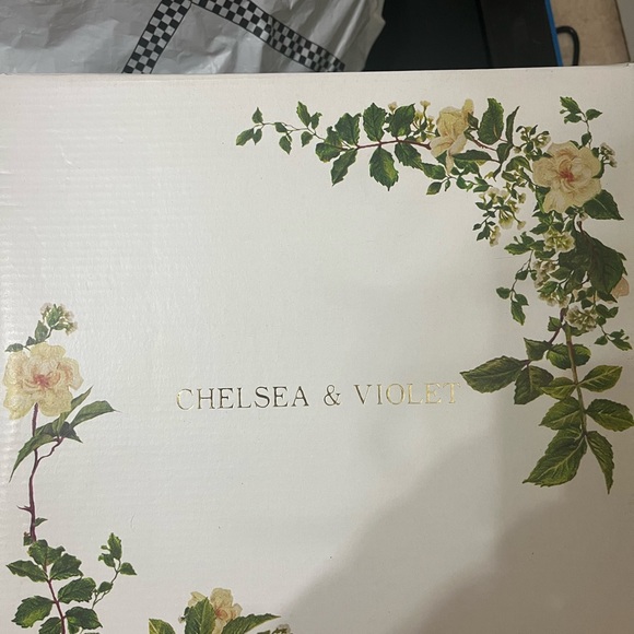 NEW!!! Chelsea & Violet Bootie - Picture 3 of 3